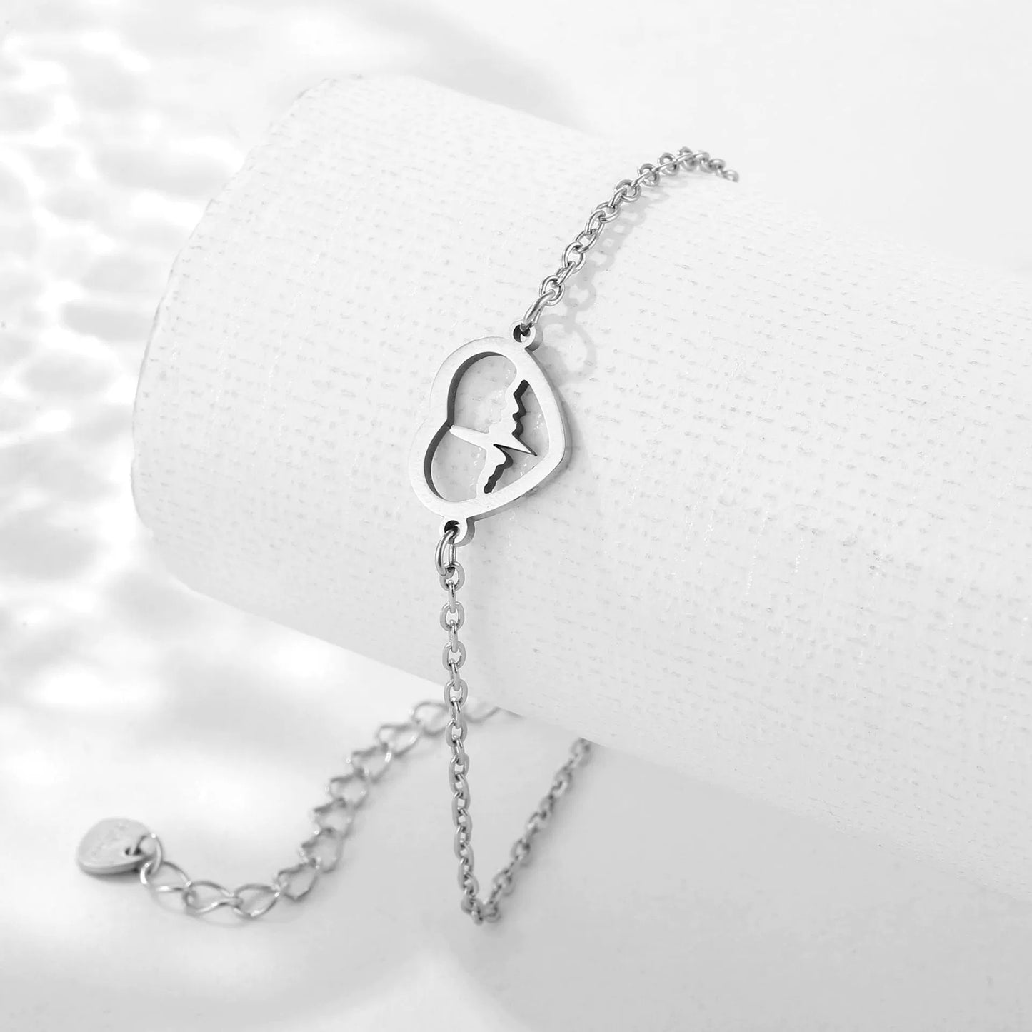 Heart-shaped bracelet