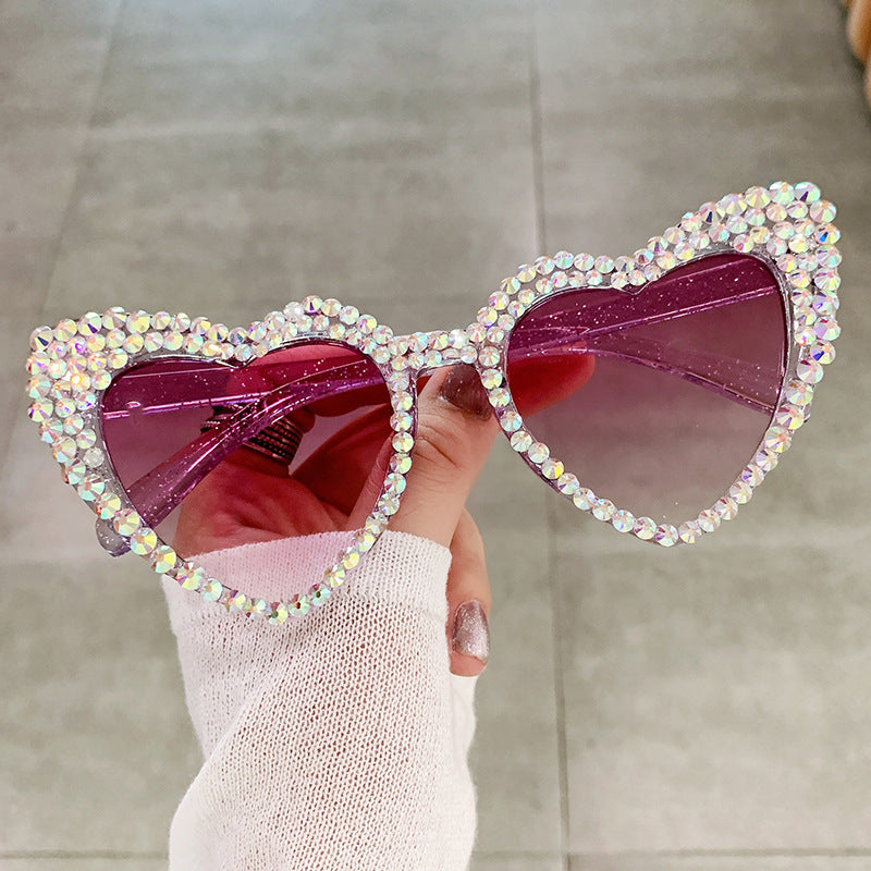 Heart‑eye sunglasses
