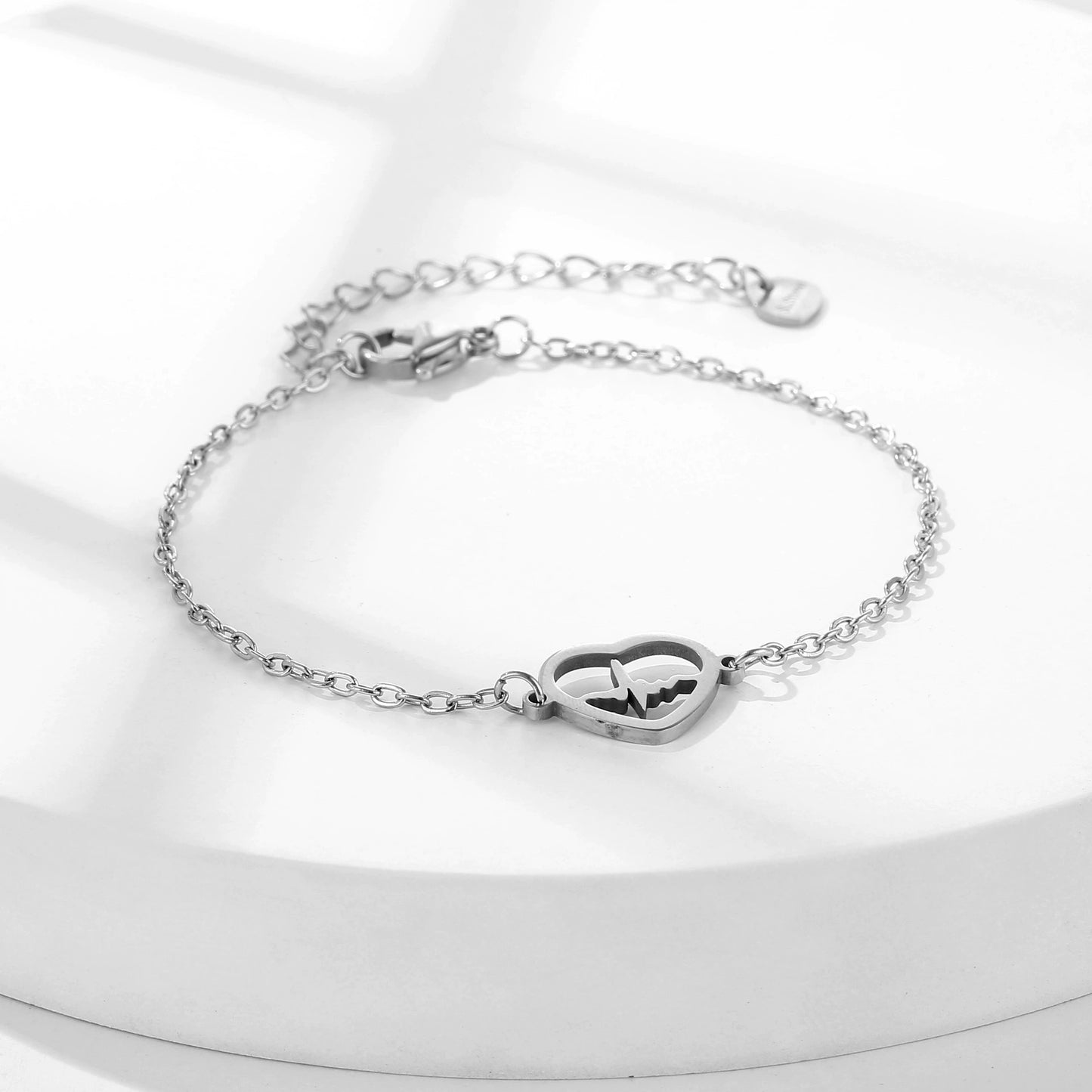 Heart-shaped bracelet